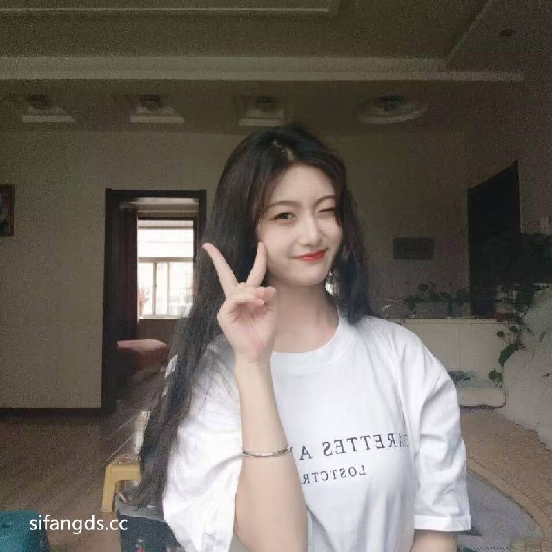 极品清纯女大学生与男友啪啪视频曝光，被后入使劲怼臀部，穿黑丝足交，张腿被从下面抽-赤赤哗热瓜黑料中心