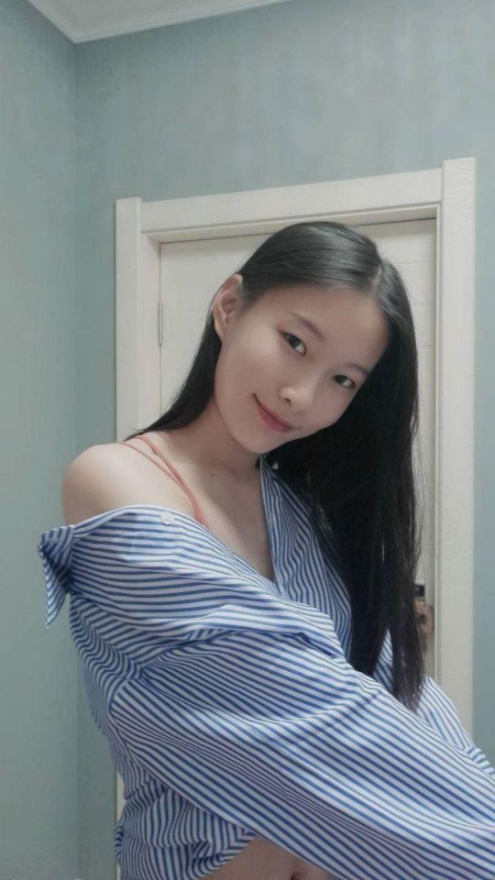 图片[7]-职校清纯女大学生自慰流出，跳蛋插入粉嫩小穴，对着镜头裸舞。没想到私下这么大胆，也-赤赤哗热瓜黑料中心