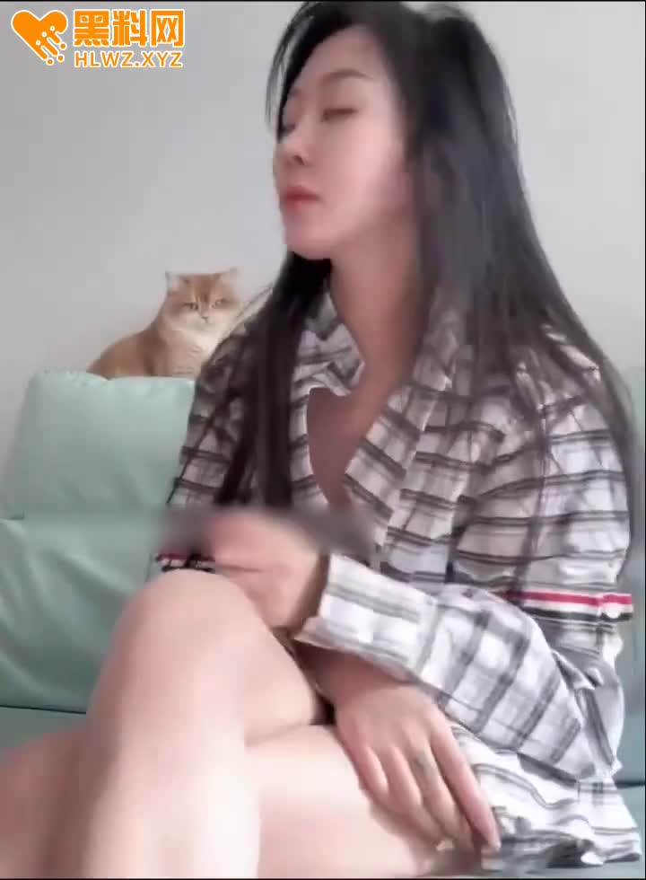 图片[10]-推特彤彤又出来搞事了 现在胆子是越来越大 把维修工叫家里直接当人家面自慰-赤赤哗热瓜黑料中心
