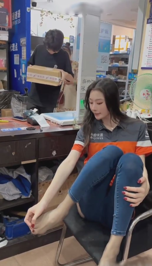 图片[8]-顶级女神小豆豆户外露出合集 真正的露出界始祖扛把子 主打一个唯美胆子大 颜值高玩-赤赤哗热瓜黑料中心