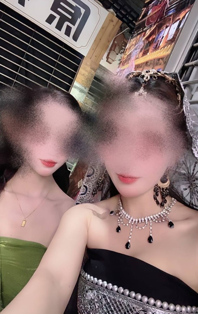 图片[12]-推特 喜欢我的大姨子 最新作品 大姨子穿情趣制服伺候妹夫 姐姐偷偷在妹妹旁边自慰-赤赤哗热瓜黑料中心