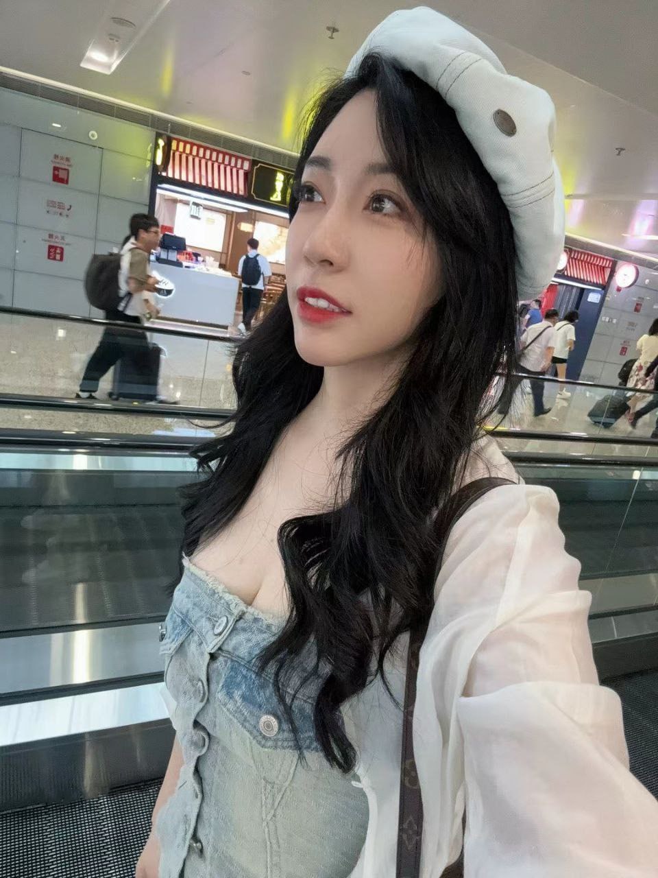 图片[11]-上海静安 高颜值 真实母女花共侍一夫视频曝光 妈妈40岁少儿节目主持人 女儿20-赤赤哗热瓜黑料中心