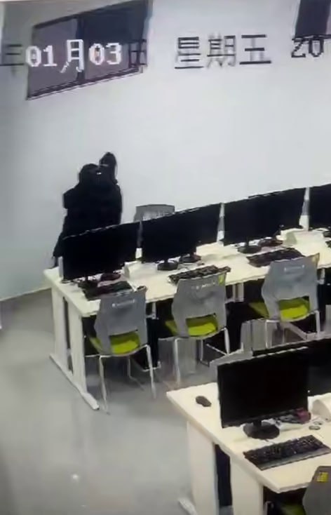 图片[7]-郑州商学院 新年热瓜 大学生情侣教室直接开干 不知道现在学校教室里都是有监控的吗-赤赤哗热瓜黑料中心