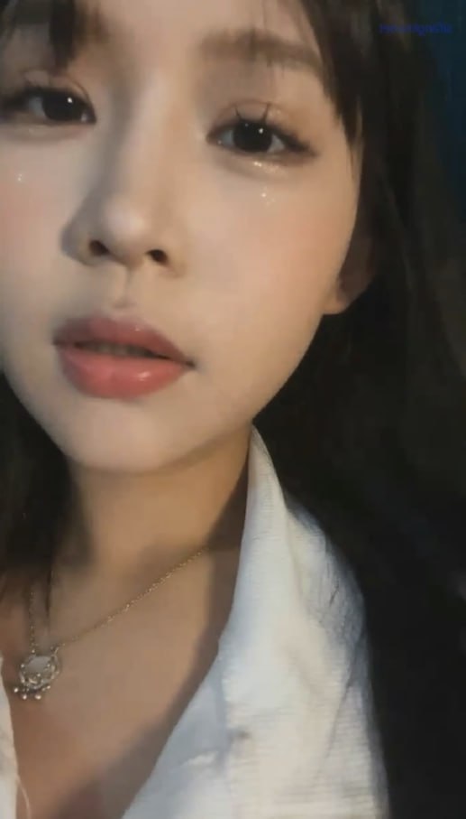 反差母狗美少女 裸聊泄密 超高颜值没想到这么骚 过膝黑丝展示粉色嫩穴 扣的自己淫-赤赤哗热瓜黑料中心