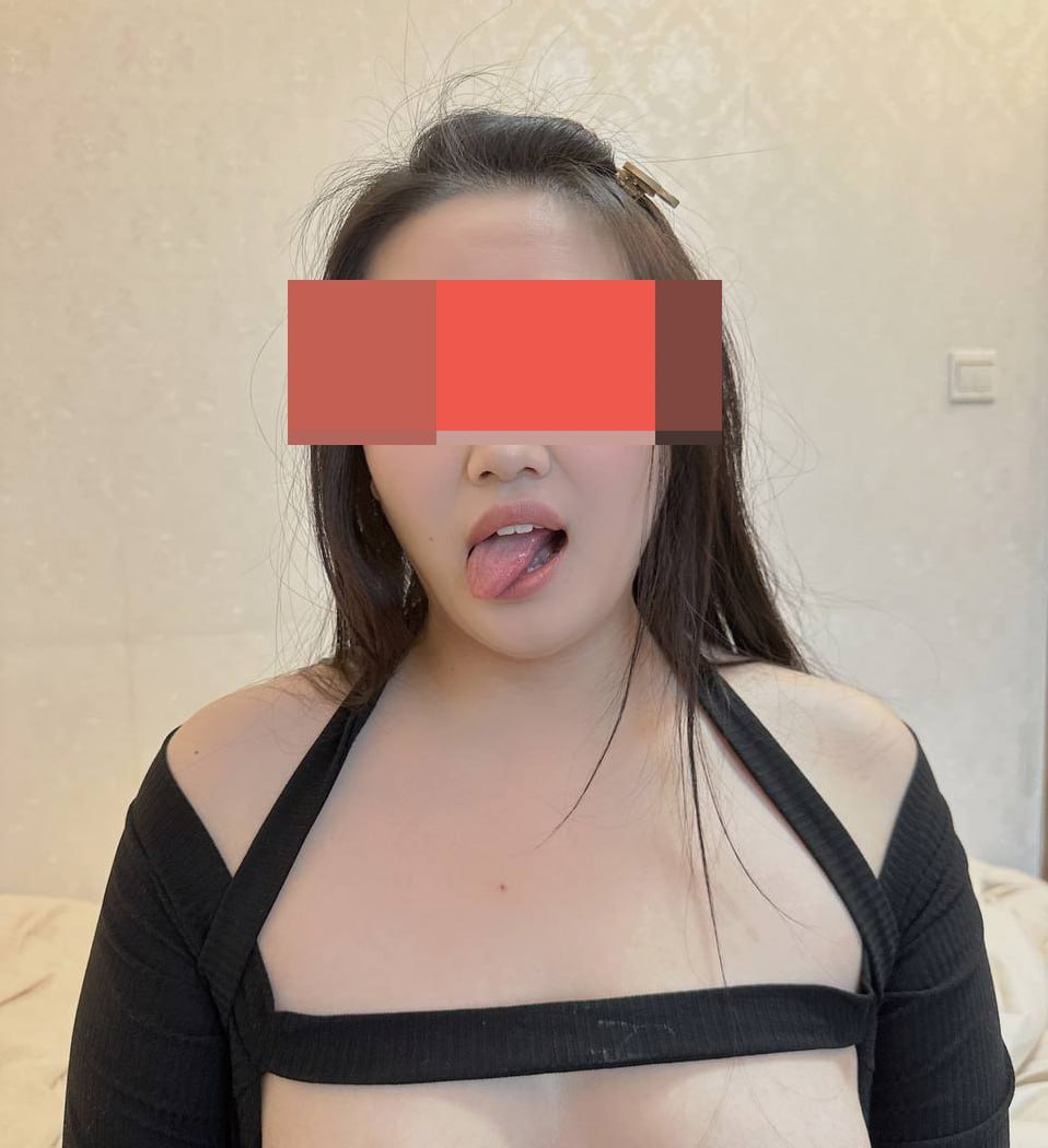 图片[8]-巨乳肥臀反差婊被调教成母狗 一个鸡巴不够要同时吃两个鸡巴才过瘾 被蒙眼深喉爆操-赤赤哗热瓜黑料中心