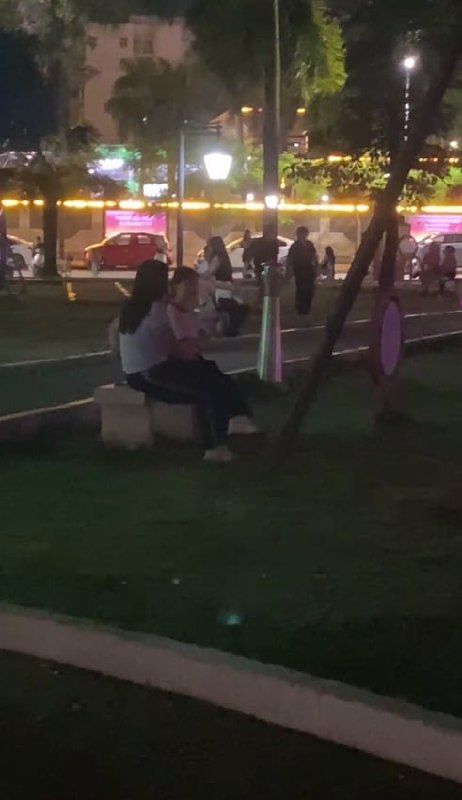 图片[8]-现在的年轻太不讲武德了 公园里就直接开干 把旁边小孩都教坏了-赤赤哗热瓜黑料中心