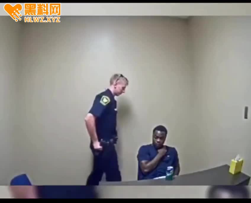 图片[9]-外网疯传 黑哥单人速通警察局失败 趁警察开手铐的时候竟然去夺枪 随后被进来的其他-赤赤哗热瓜黑料中心