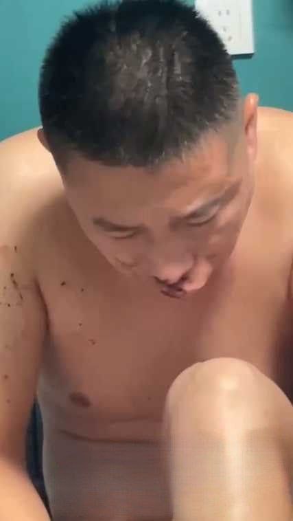 山东沂水01年【苗繁荣】婚内出轨86年男子被现场捉奸在床 情夫被打成猪头！-赤赤哗热瓜黑料中心