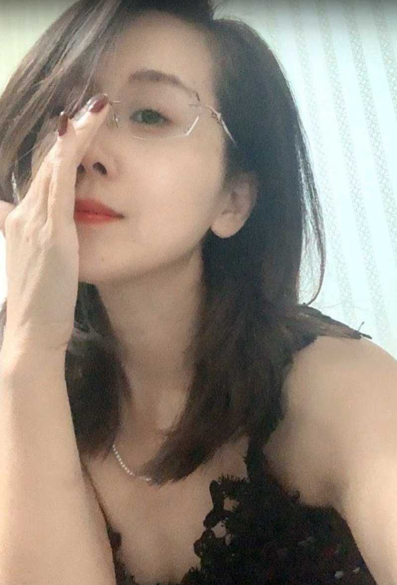 图片[9]-安徽涡阳一小学女校长传出与当地教育局长潜规则的不雅视频 如此韵味女校长那个领导看-赤赤哗热瓜黑料中心