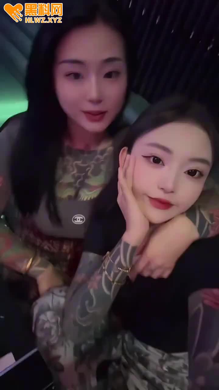 图片[11]-快手网红 美美美美如 巨乳纹身骚母猪泄密 人前高冷社会小妹 然后竟然需要出售自己-赤赤哗热瓜黑料中心