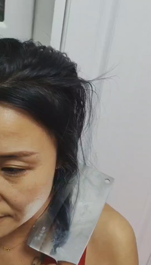 图片[8]-人妻和情夫偷情被捉奸在床 老公直接拿着菜刀架老婆脖子上 你是不是架错人了-赤赤哗热瓜黑料中心