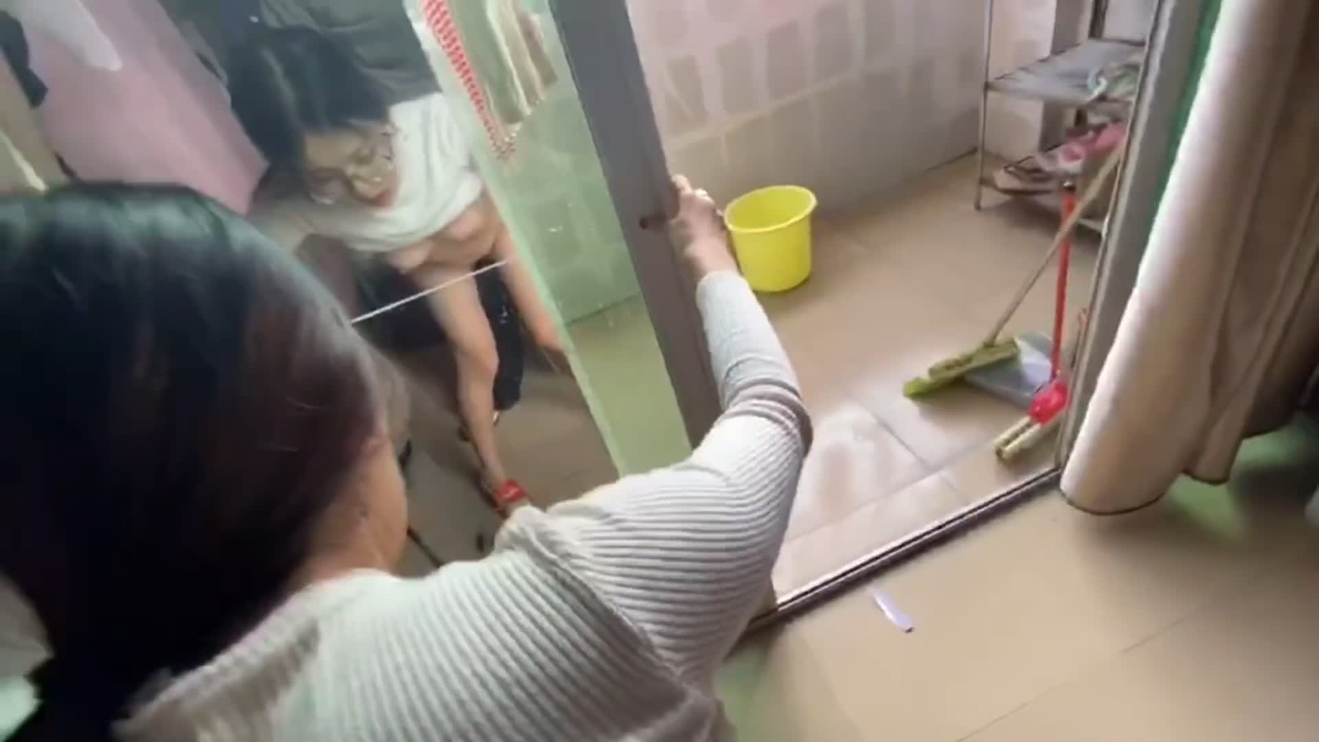 图片[13]-乖巧美女艺术生出轨被男友泄密啪啪视频，床上口活不断，狠狠被后入爆操，还时不时喜欢-赤赤哗热瓜黑料中心