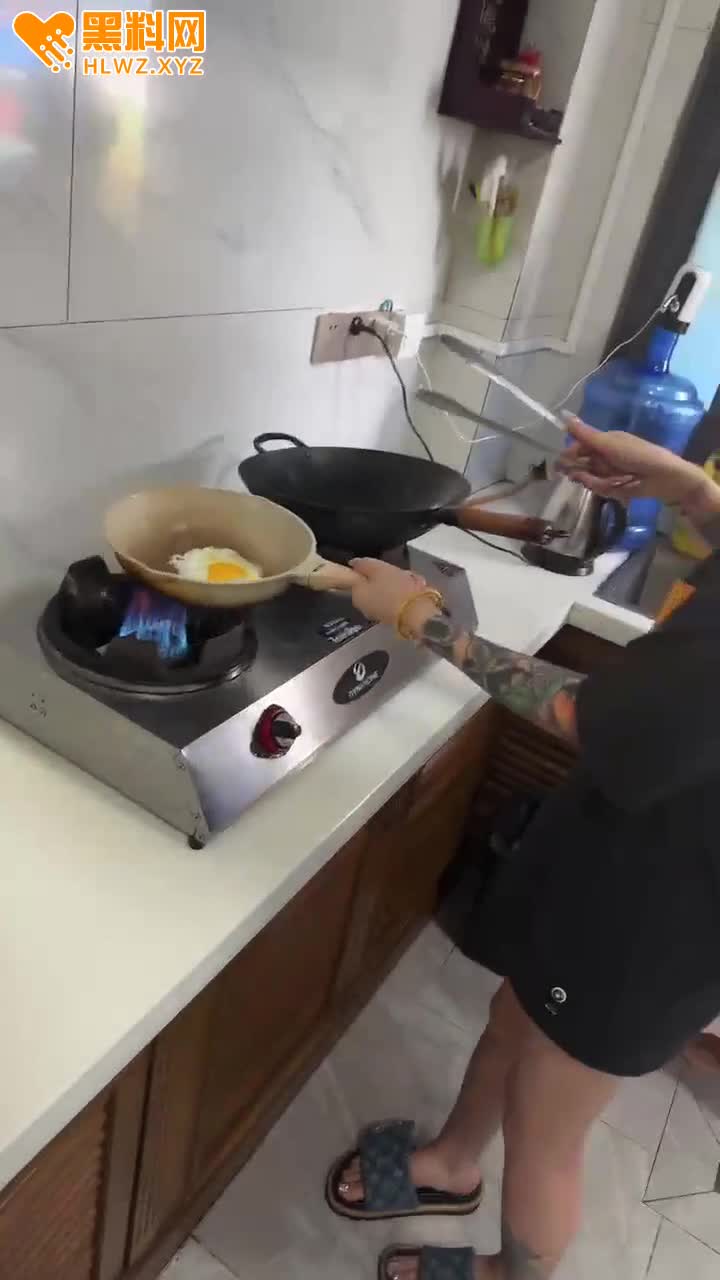 图片[11]-抖音网红被爆是缅北女魔头 真名谭恩婧湖北荆州人 环亚园区名字叫高圆圆 打着恋爱的-赤赤哗热瓜黑料中心