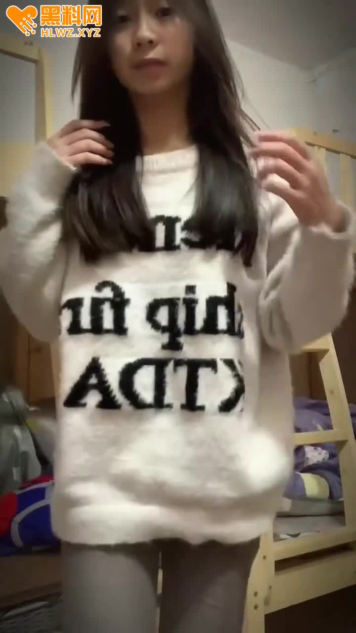 图片[10]-超级清纯女大学生 在宿舍内向金主展示自己的身材被泄密 果然有钱可以搞定一切嫩妹-赤赤哗热瓜黑料中心