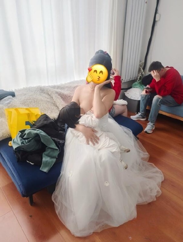 极品人妻宝妈 小十七 刚生孩子就迫不及待的给粉丝发福利 据说还售卖自己的奶水 看-赤赤哗热瓜黑料中心