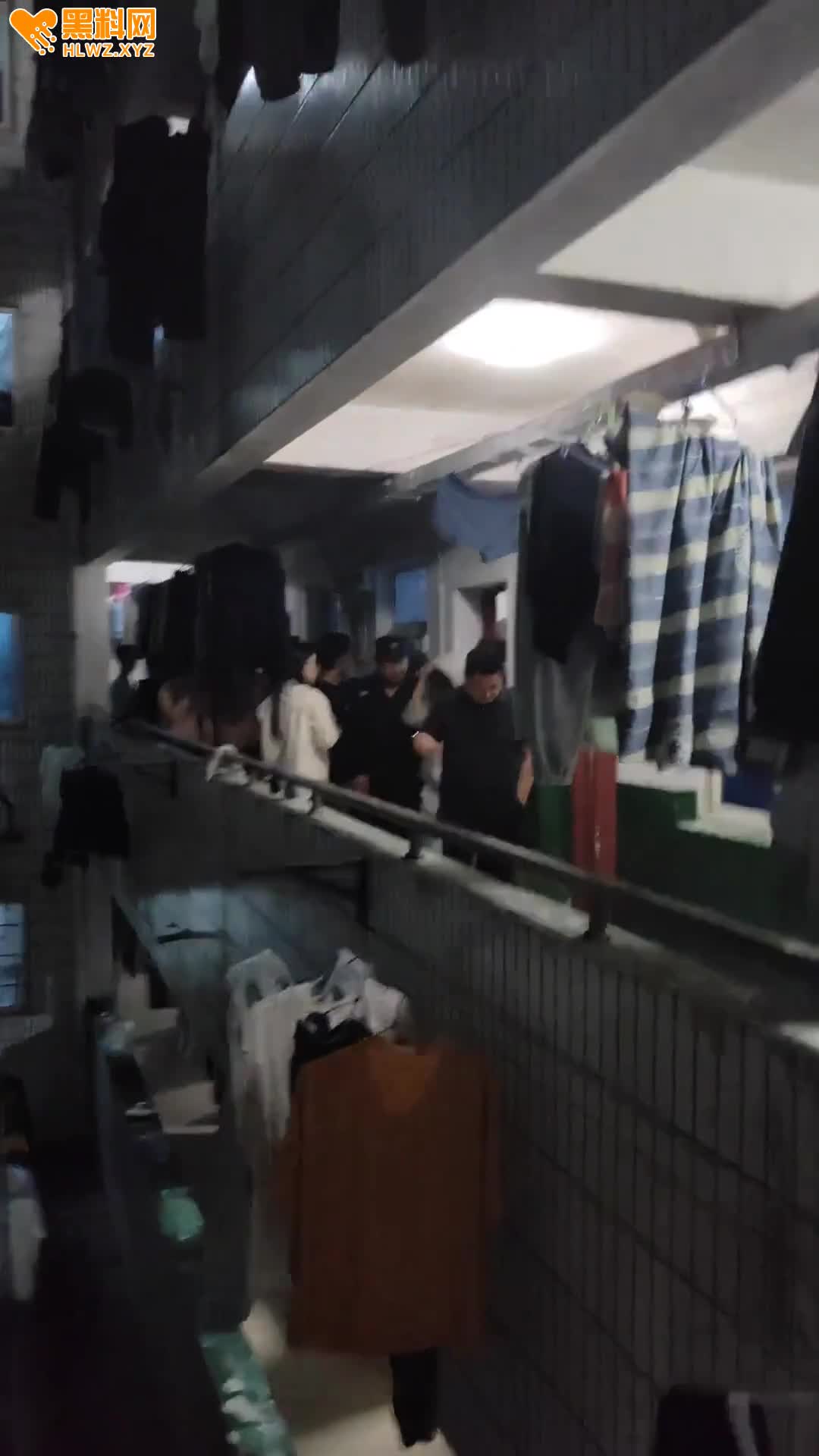 图片[10]-长沙师范大学的瓜 男子潜入男寝偷拍男大学生洗澡 偷拍玩发给自己女朋友看 称为了完-赤赤哗热瓜黑料中心