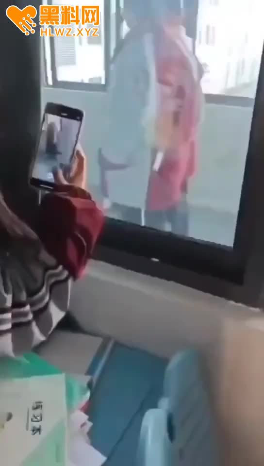 图片[10]-全网热瓜 淮阴中专情侣当众口交 不把同学们当人啊 就在走廊上人来人往的 胆子太大-赤赤哗热瓜黑料中心