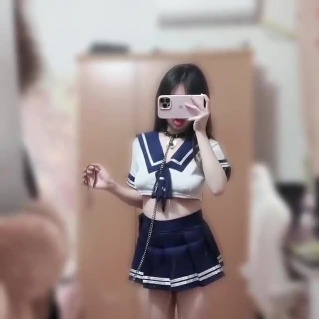 图片[8]-JK萝莉小学妹大胆露出私拍视频流出，臀部上夹着白球在镜头面前摇摆。链子、白袜、J-赤赤哗热瓜黑料中心