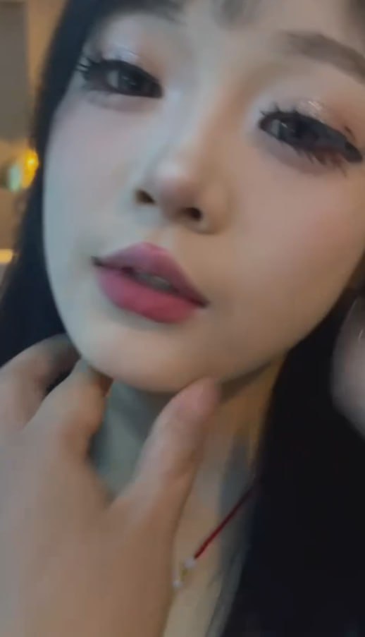图片[8]-淫乱KTV 这以后又是谁的老婆 坐台小妹当众被摸奶子还叫爸爸 就是乳头有点凹陷-赤赤哗热瓜黑料中心