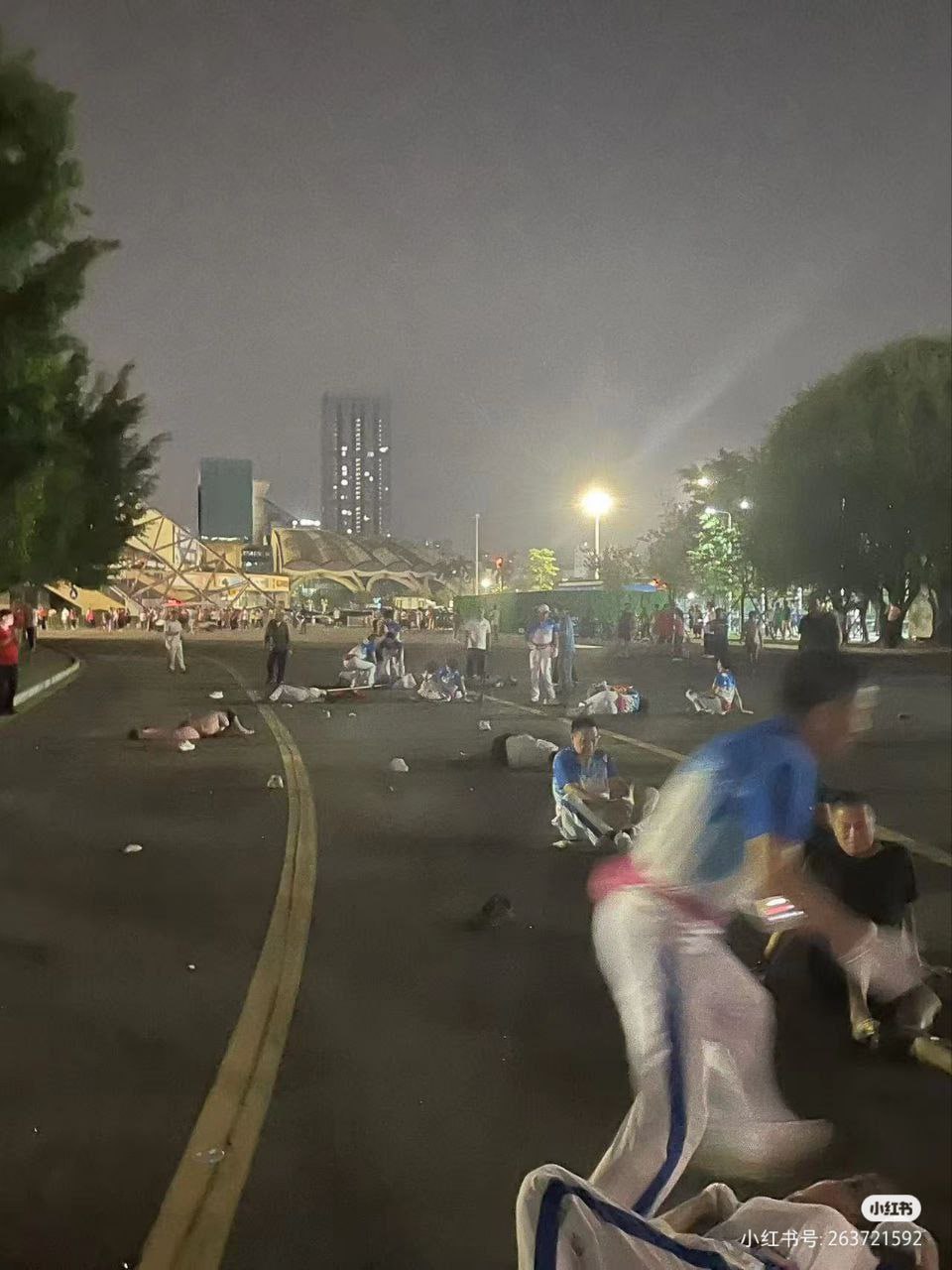 图片[13]-珠海体育中心 特大汽车撞人案！老年暴走团几乎被团灭 沿途随处可见倒地不起的伤者-赤赤哗热瓜黑料中心