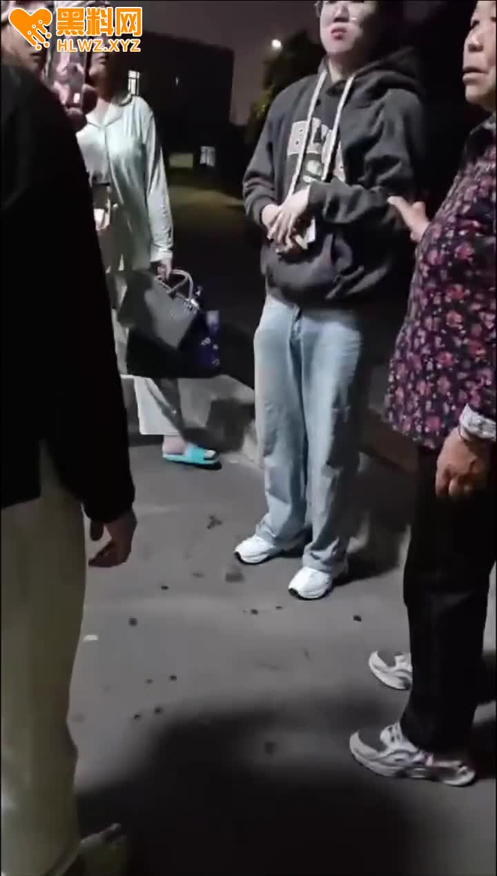 图片[9]-淮北师范大学热瓜！发卡哥登堂入室女生澡堂 史上最'可爱'变态偷拍狂曝光-赤赤哗热瓜黑料中心