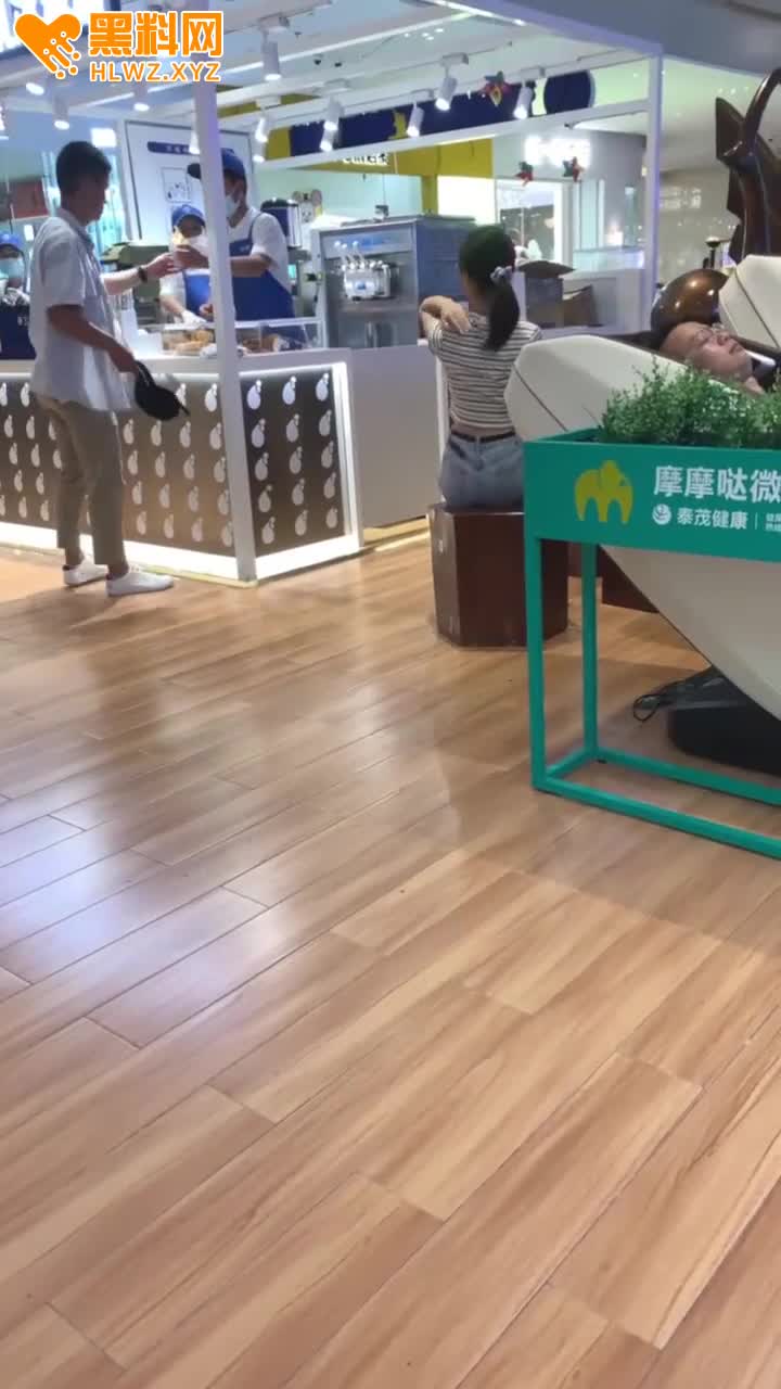 图片[12]-深圳女研究生 梁鑫月 跟男友爱情长跑5年 因为有钱人分手 男友一怒之下曝光之前的-赤赤哗热瓜黑料中心