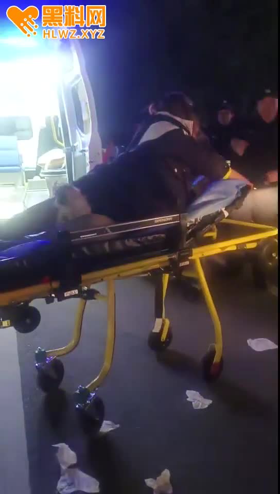 图片[9]-太炸裂了 女子跟狗操逼 狗屌卡骚逼里出不来 打120救护车 这下可出名了-赤赤哗热瓜黑料中心