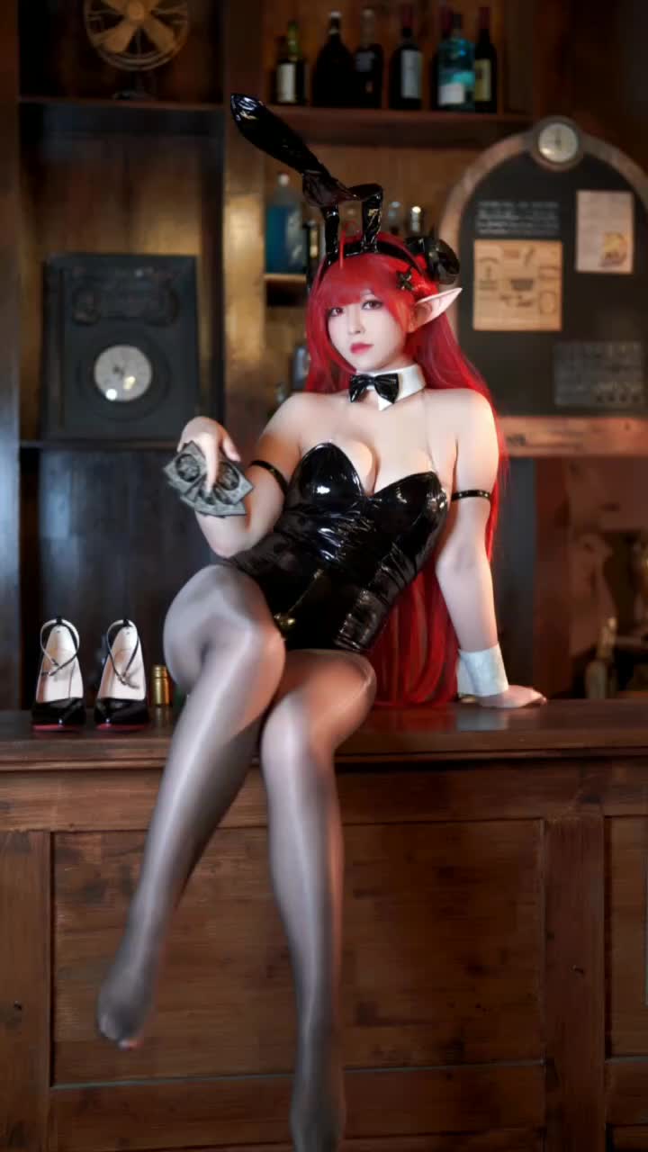 #半半子 半半子 - 碧蓝航线兴登堡兔女郎 微醺胜负-赤赤哗热瓜黑料中心