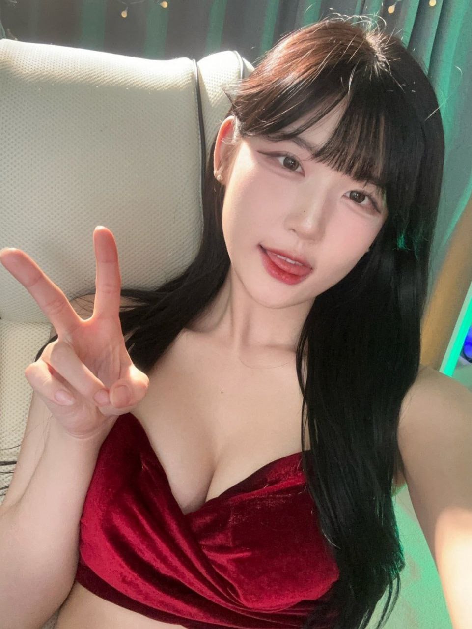 韩国前女团成员 李恩熙下海拍片搞擦边 这阿黑颜看了真有感觉 财阀的眼光真不是盖的-赤赤哗热瓜黑料中心