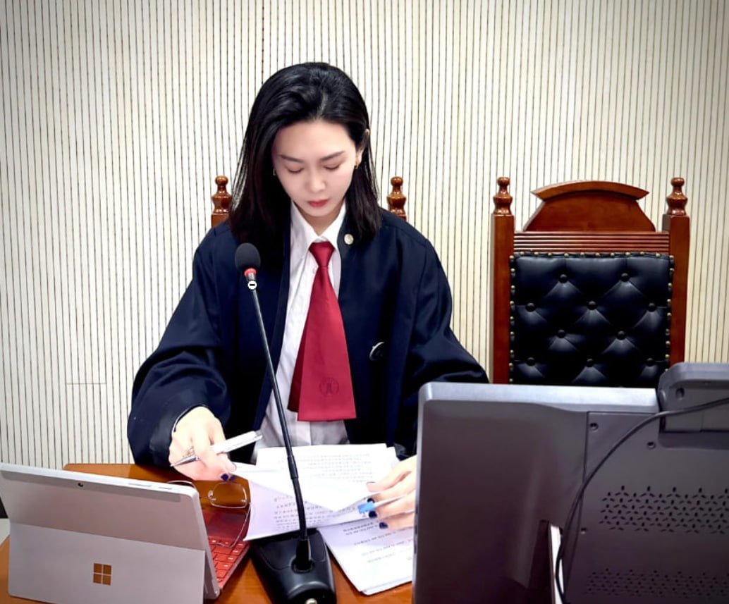 图片[9]-律政俏佳人 重庆某律师事务所女律师 张佳莹 被男友泄密私密视频 穿黑丝连体衣被大-赤赤哗热瓜黑料中心