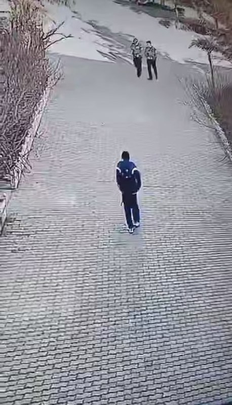 全网热搜 宁夏固原市张易镇派出所的两名民警员毫无原因突然殴打路上迎面走来的12岁-赤赤哗热瓜黑料中心
