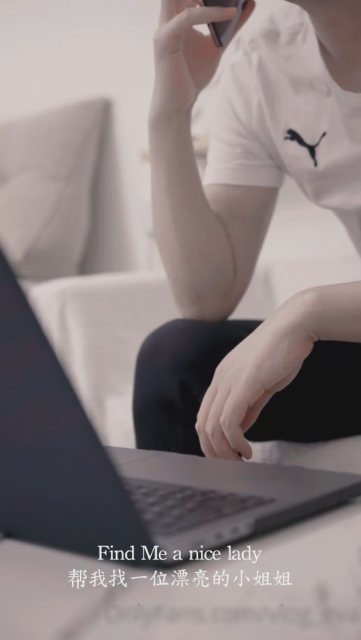 “伊娃”OnlyFans圣诞节赠礼 打个电话即可叫来圣诞精灵来进行榨精服务-赤赤哗热瓜黑料中心