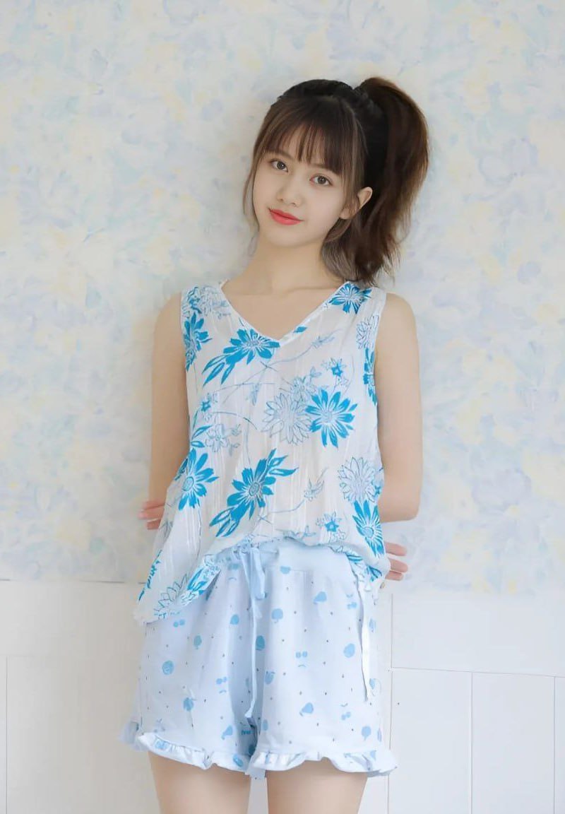 #女神 #做爱 #后入 温婉文静的校花女神洗澡间做爱视频流出。在浴缸中与男友耳鬓-赤赤哗热瓜黑料中心