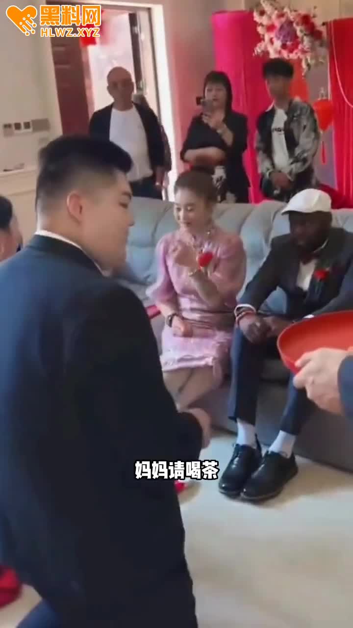 图片[10]-炸裂 看过黑人新郎 第一次见黑人公爹 突然有画面感了“我有一个黑人公公-赤赤哗热瓜黑料中心