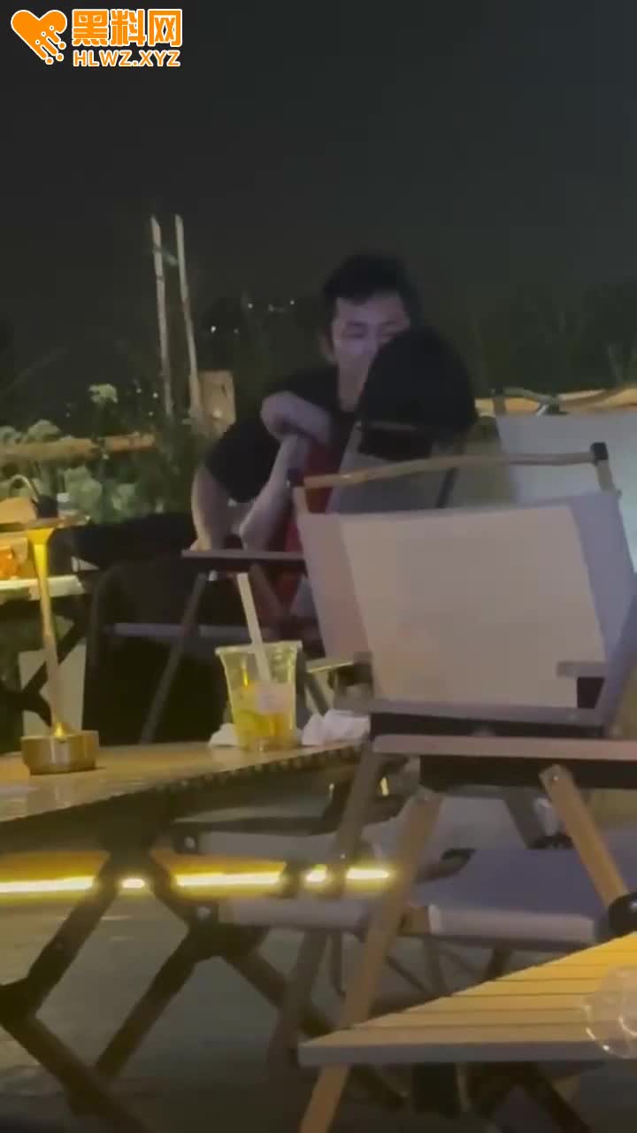图片[9]-请你不要到处扣扣 发情就要扣扣 情侣露天酒吧激情抠逼 看呆吃瓜小仙女-赤赤哗热瓜黑料中心