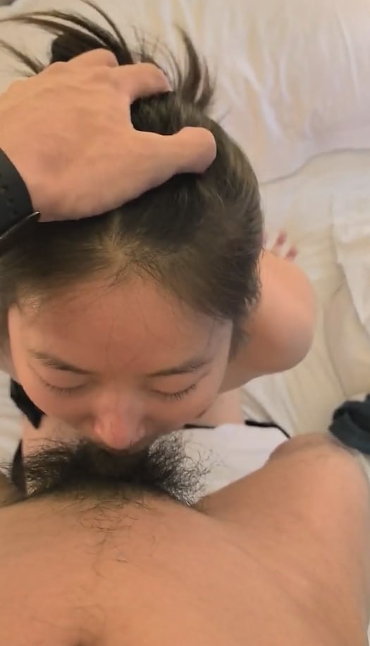 图片[7]-人前高冷女神人后反差母狗 被主人用脚踩脸 按住头暴力深喉口爆 真是够反差的-赤赤哗热瓜黑料中心
