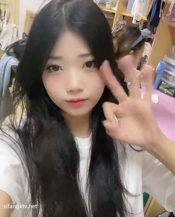 图片[7]-#高颜值 #自慰 #母狗 极品高颜值女大学生被金主调教视频流出。双手扭捏胸乳，搔-赤赤哗热瓜黑料中心