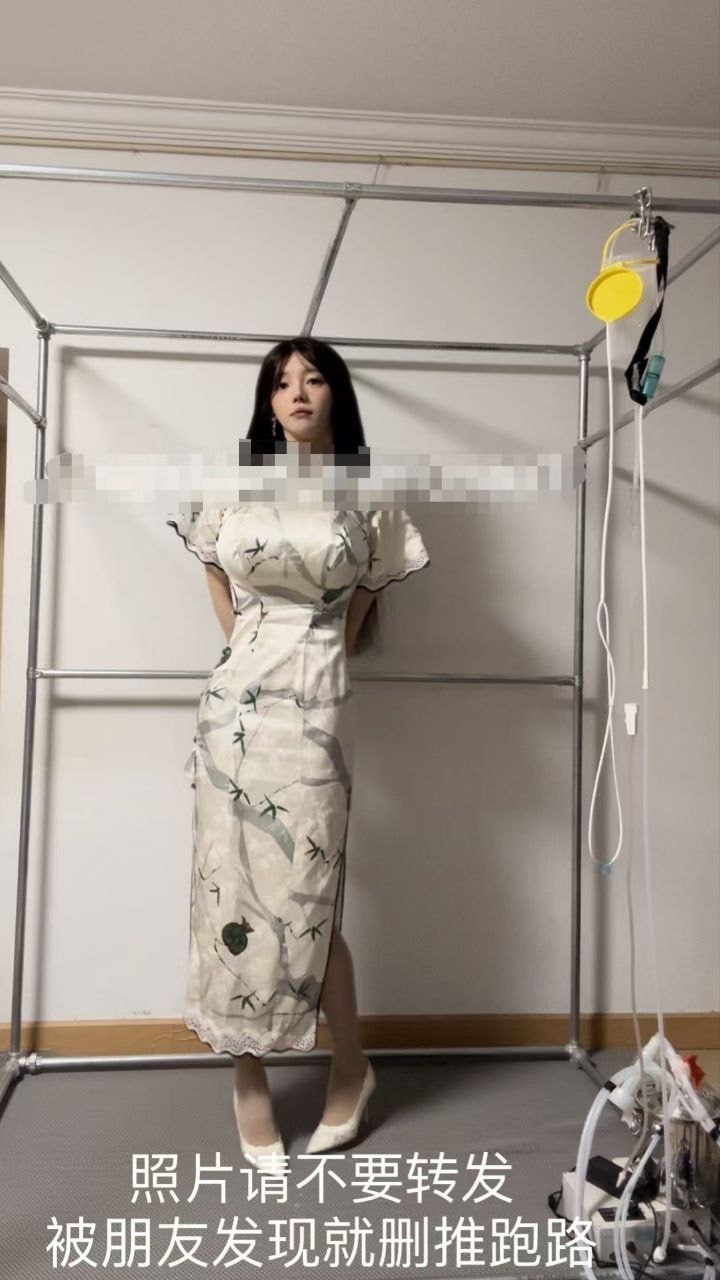 图片[9]-太炸裂了！这个玩法简直闻所未闻 母狗自我调教 导尿管和灌肠器连接嘴巴 把每天产出-赤赤哗热瓜黑料中心