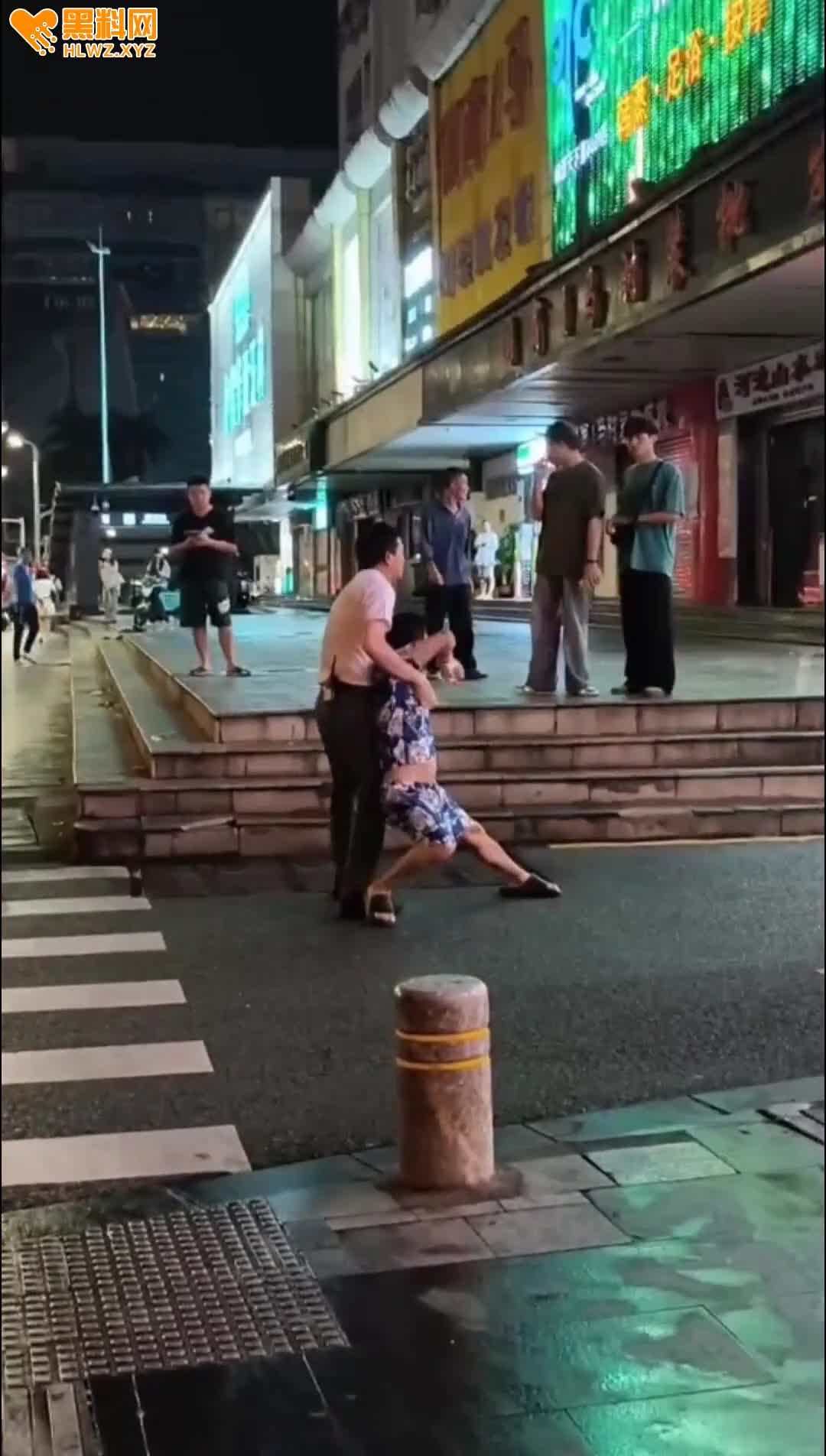 图片[10]-深圳水森林水会 一男子逃单被保安当场抓住 大喊“救命啊” 这大哥的浴服都没换下来-赤赤哗热瓜黑料中心