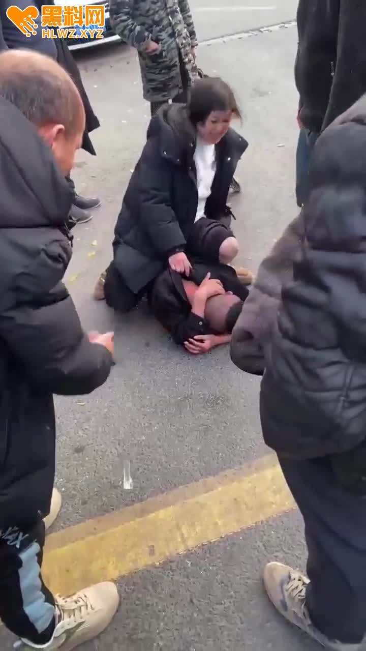 图片[11]-四川绵阳热瓜 日了老娘一年 一顿火锅都没请 骑在身下就是一顿暴揍 招招直攻对方睾-赤赤哗热瓜黑料中心