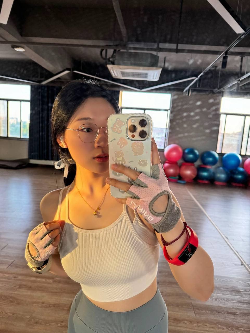 江苏扬州健身教练 张媛媛被曝光泄密 只要你通过她来办卡 就可以享受大屁股的榨精服-赤赤哗热瓜黑料中心