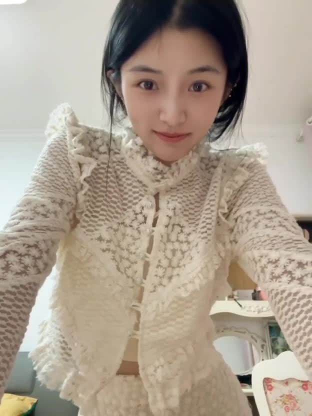 图片[8]-#自慰 #高颜值 #反差 清纯高颜值女神给金主拍调情视频，掀开裙摆露出小屁屁扭动-赤赤哗热瓜黑料中心