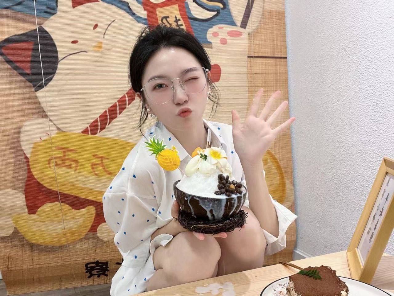 图片[7]-#反差 #口交 #调教 气质型美女被男友狠狠调教。跪地温柔环绕舌舔JB，满满含着-赤赤哗热瓜黑料中心
