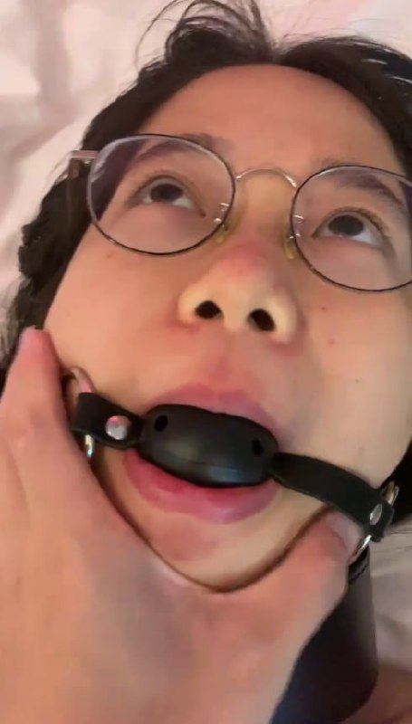 深圳女研究生 梁鑫月 跟男友爱情长跑5年 因为有钱人分手 男友一怒之下曝光之前的-赤赤哗热瓜黑料中心