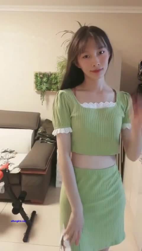 图片[11]-职校清纯女大学生自慰流出，跳蛋插入粉嫩小穴，对着镜头裸舞。没想到私下这么大胆，也-赤赤哗热瓜黑料中心