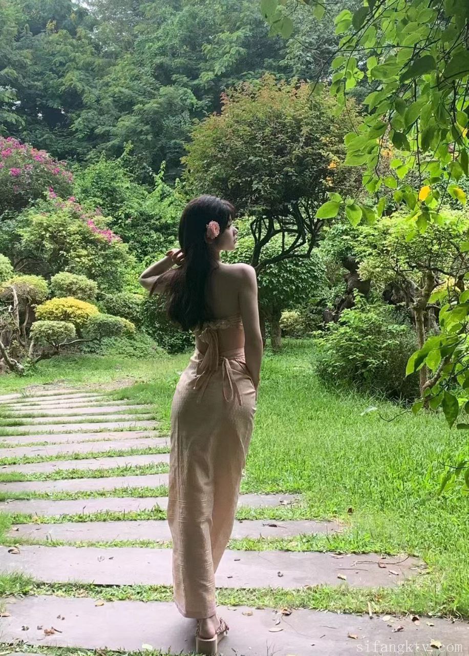 图片[7]-高颜值白虎女大学生做爱视频曝光，用阳具自慰，小穴湿滑。小穴被快速抽插，骑乘做爱被-赤赤哗热瓜黑料中心