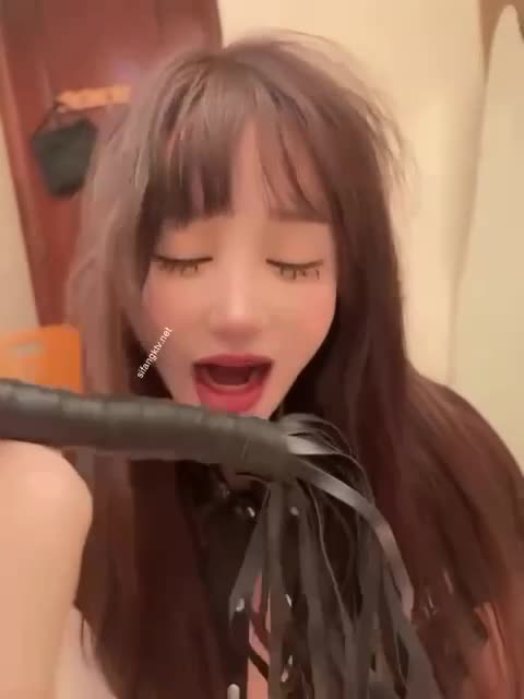 图片[10]-#口交 #母狗 #反差 极品巨乳网红模特被金主狠狠调教，含着JB舔蛋深喉口交，扒-赤赤哗热瓜黑料中心