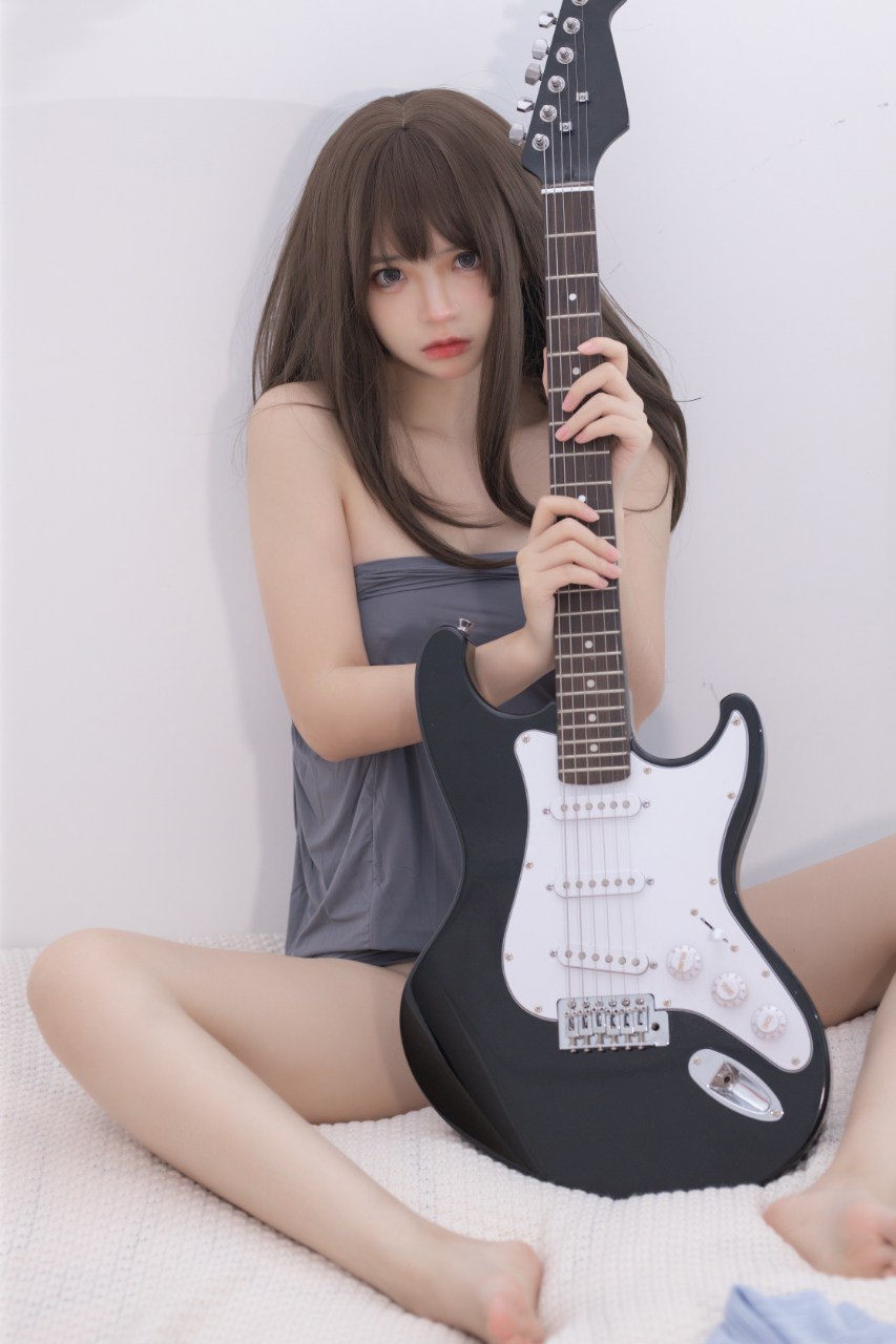 作品:疯猫ss - 吉他妹妹 裙子 作者:#疯猫ss 标签:#cosplay #-赤赤哗热瓜黑料中心