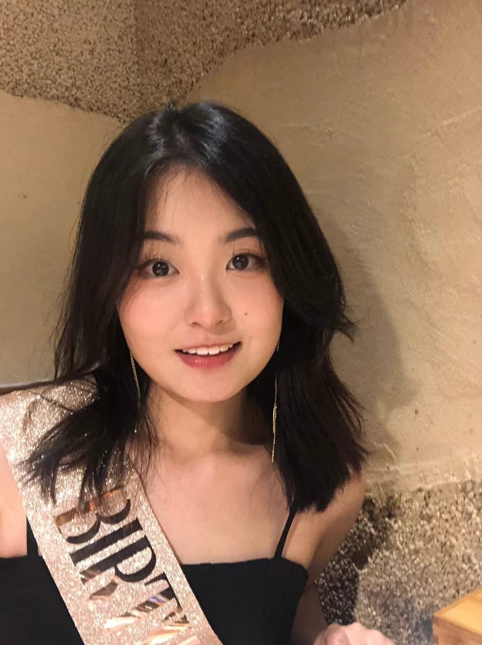 甜美微胖女学生给男友舔蛋口交，被后入狠狠爆操，白嫩身材抖动极其具有肉感。平常属于-赤赤哗热瓜黑料中心