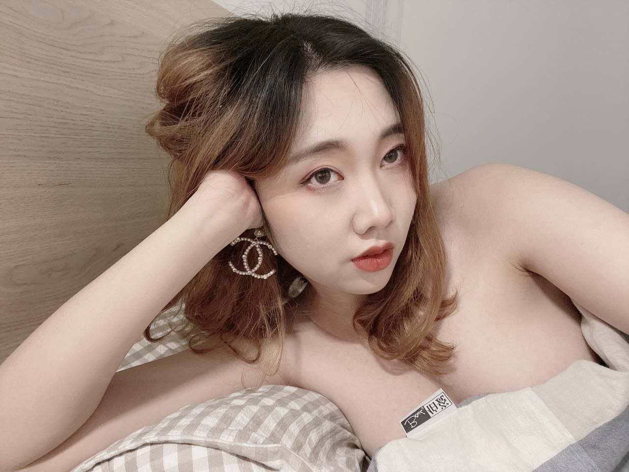 图片[8]-#母狗 #反差 #黑丝 端庄文静女友被调教成反差小母狗，跪着和骑乘深喉口交，穿着-赤赤哗热瓜黑料中心